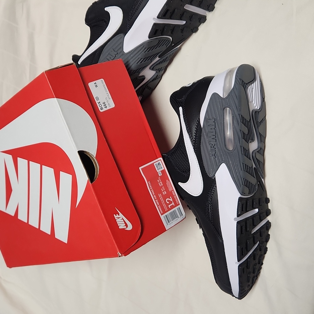 Nike Air Max Excee Black/White-Dark Grey